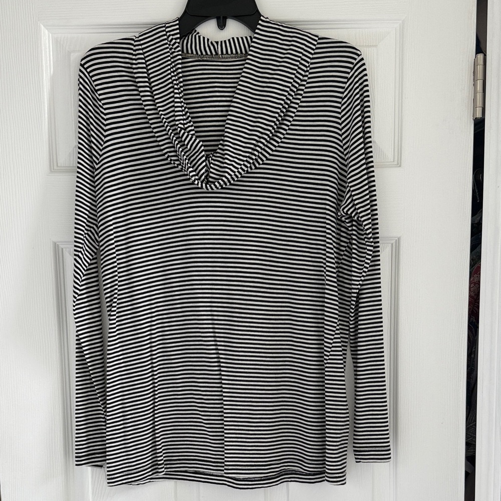 Striped Black and White Long Sleeve Top